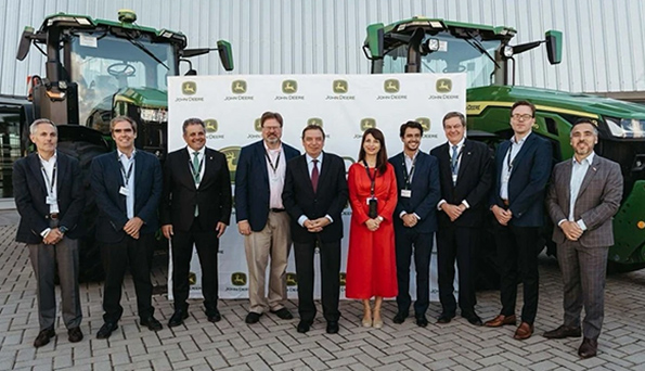 La ETSIAAB participa en la celebración del 2º aniversario del John Deere Parla Innovation Center